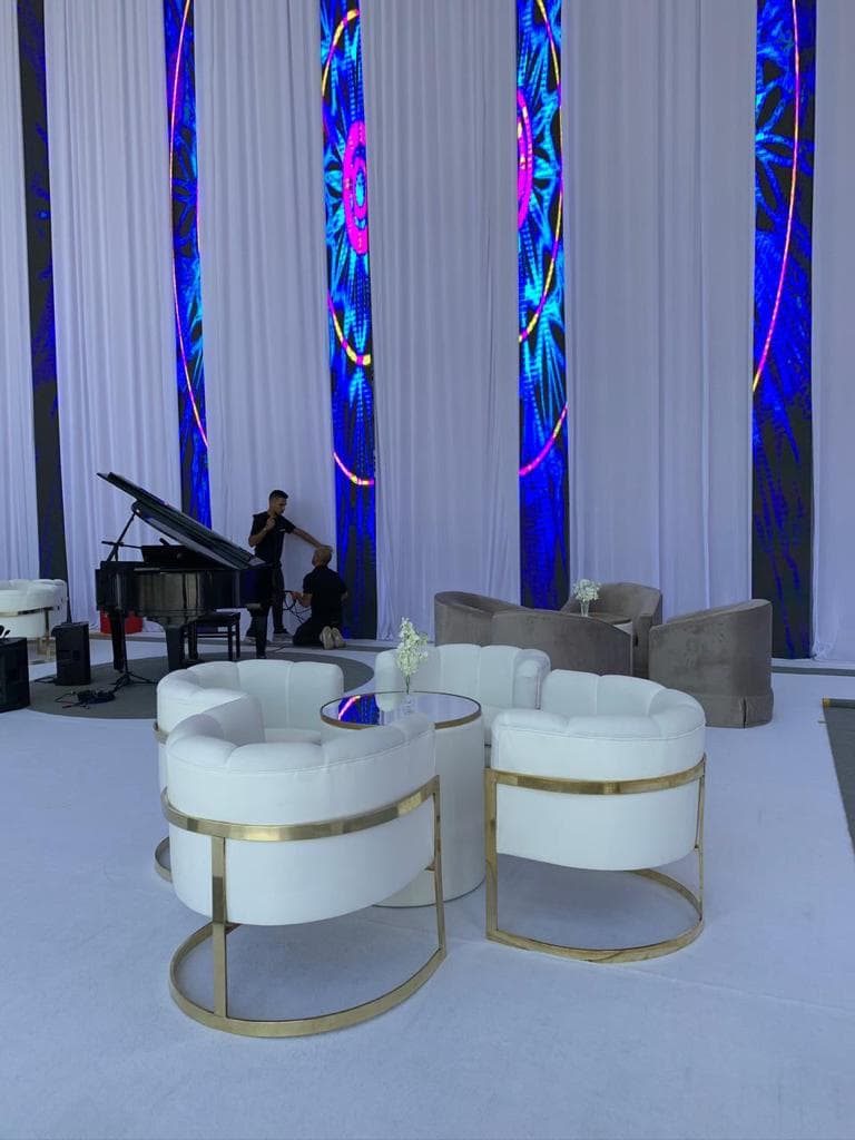 Ambientação Poltrona Cosmo Gold 1