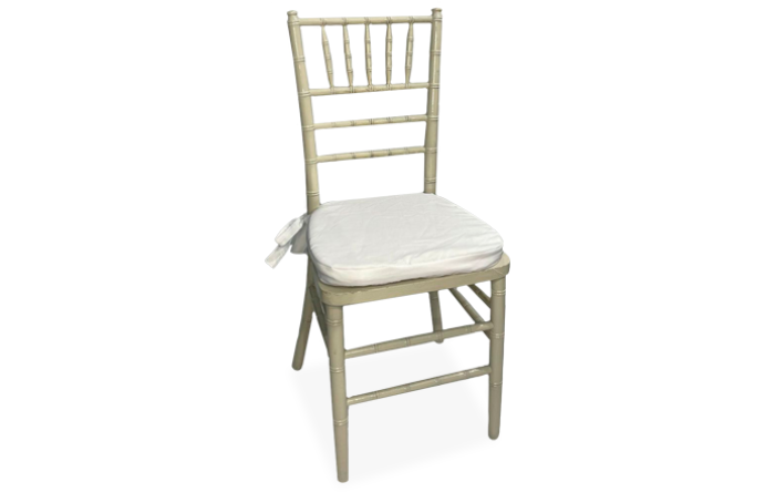 Cadeira Tiffany Fendi Ass. Oxford Branco s/ Vivo